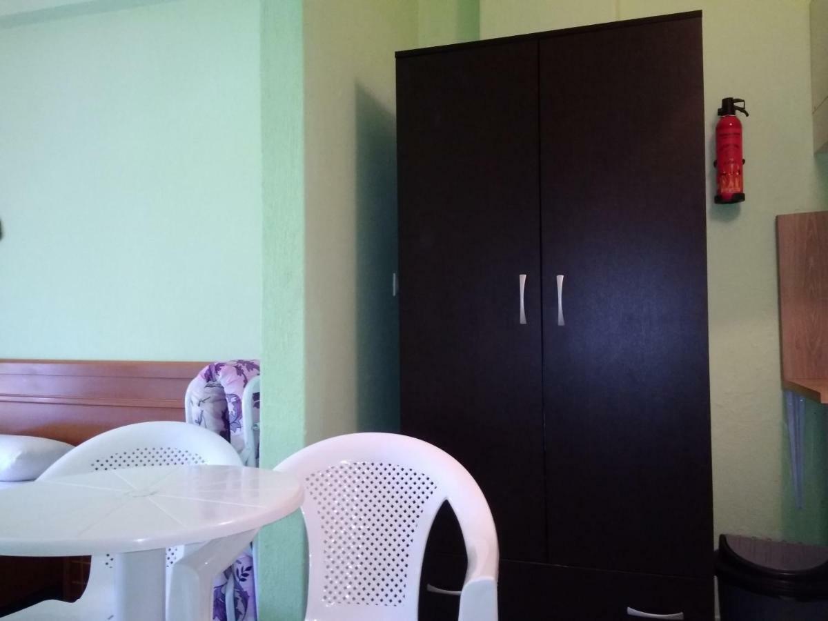 Rooms To Let Giannis Makrygialos Luaran gambar